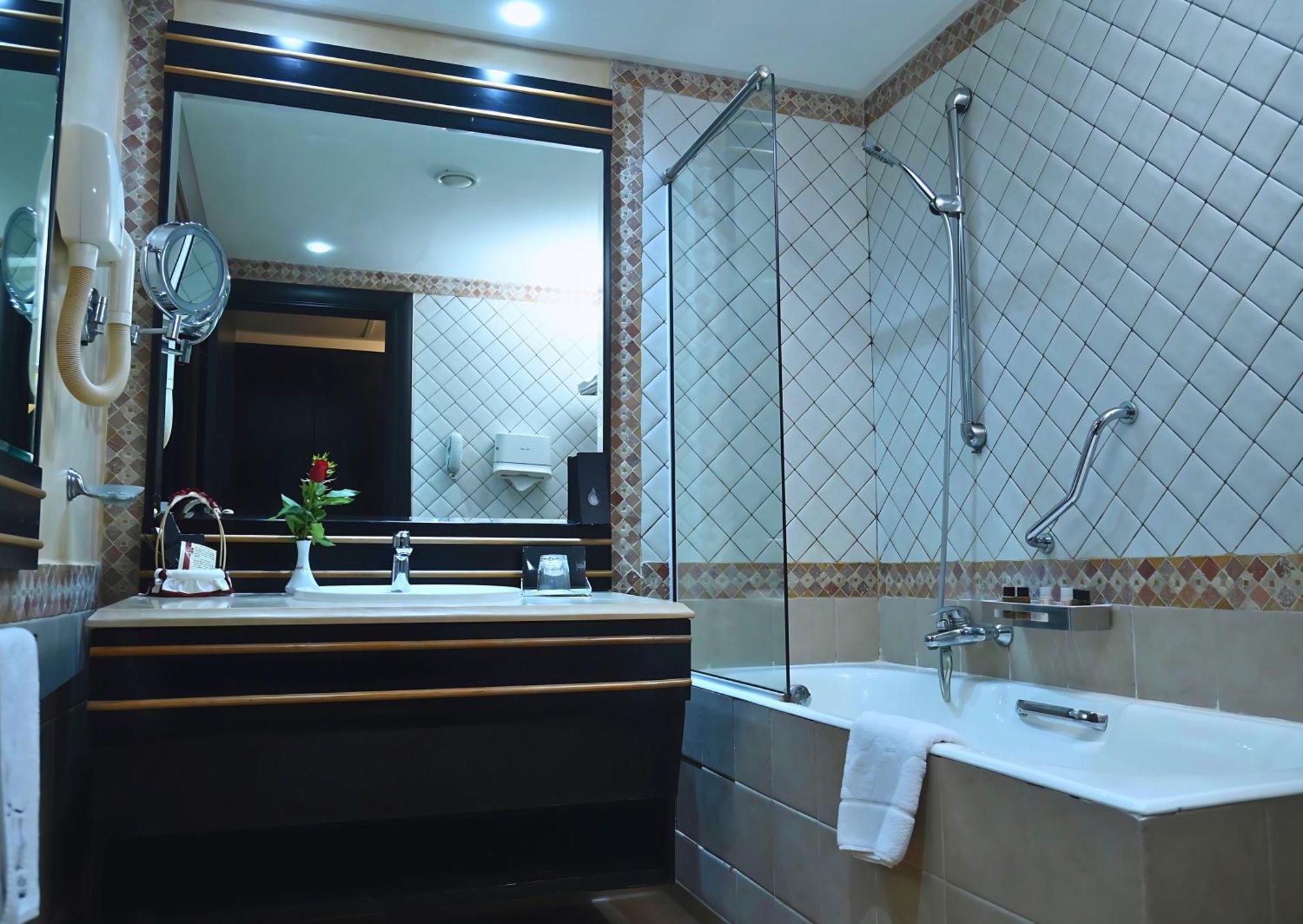 Borj Dhiafa Hotel Sfax Bagian luar foto