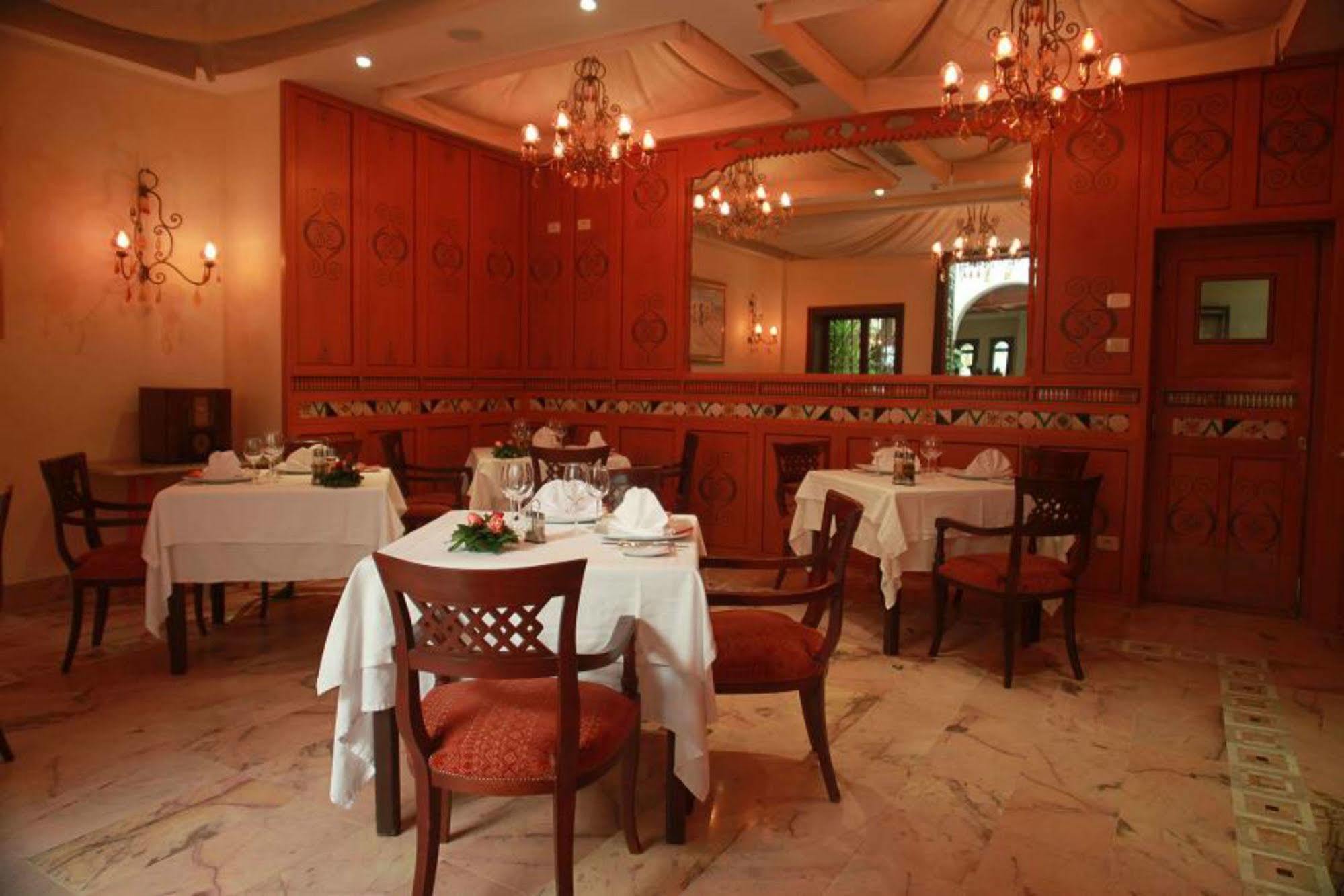 Borj Dhiafa Hotel Sfax Bagian luar foto