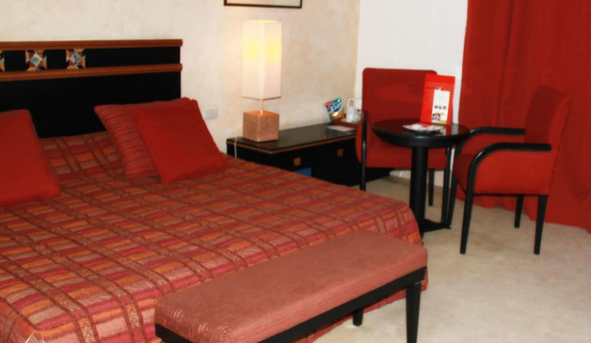 Borj Dhiafa Hotel Sfax Bagian luar foto