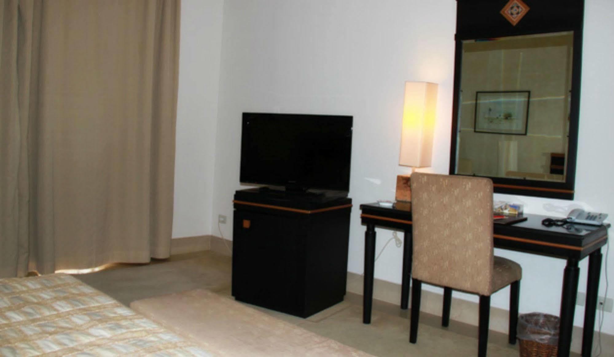 Borj Dhiafa Hotel Sfax Bagian luar foto